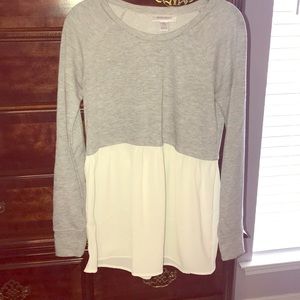 Grey/white maternity sweater.